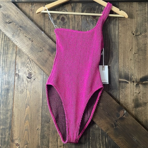 GOOD AMERICAN Always Fits One Shoulder One Piece Swimsuit - Picture 6 of 11